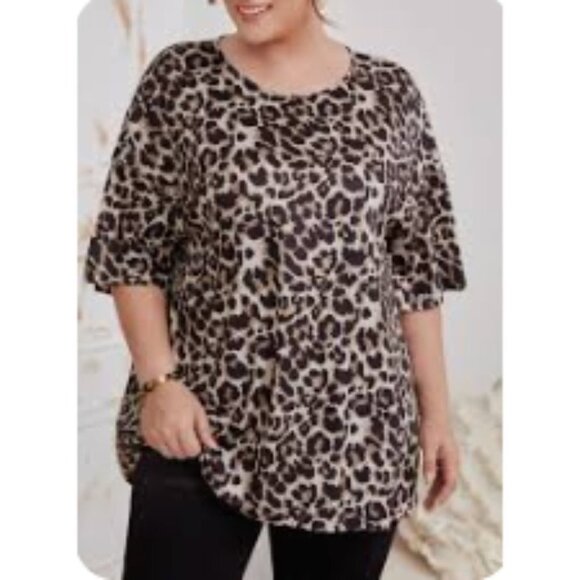 Amaryllis  Cheetah Print Short Cuffed Sleeve Round Neck Shirt size 1x - Picture 13 of 15